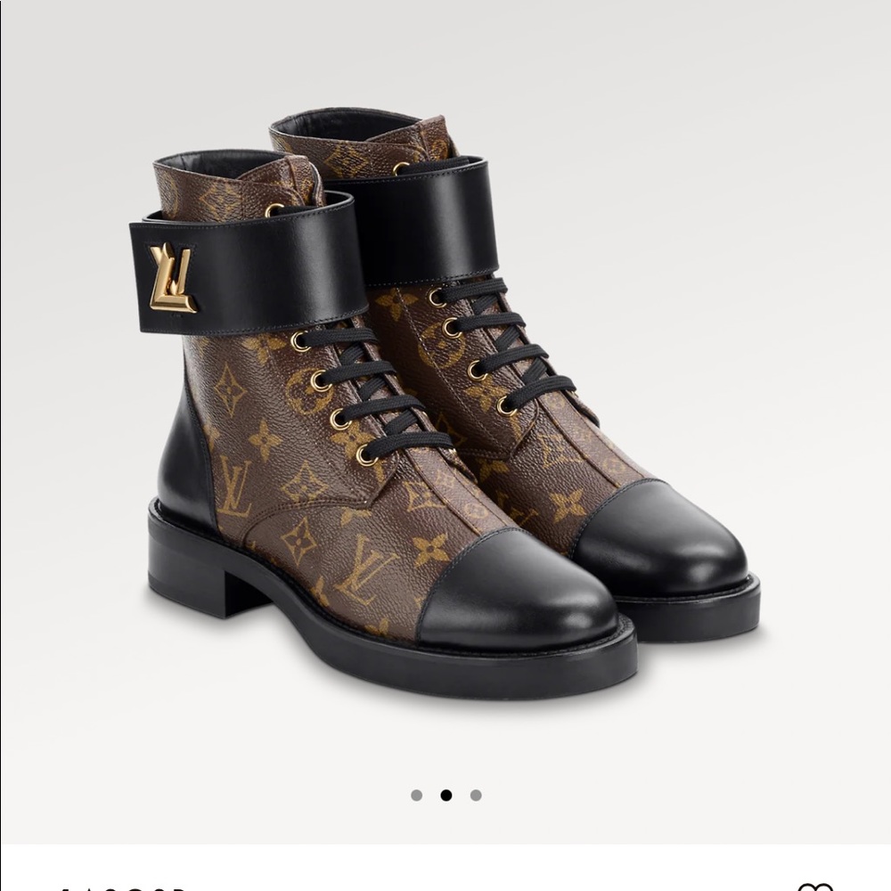 Authentic Louis Vuitton WONDERLAND FLAT RANGER